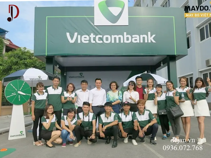 Áo thun đồng phục ngân hàng Vietcombank.