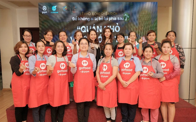 Tại sao doanh nghiệp cần đồng phục riêng? 5 lợi ích ít ai ngờ!