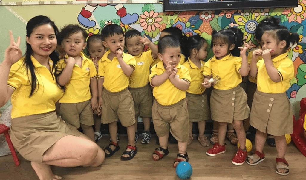 Đồng phục học sinh mầm non TPHCM Thiết kế dễ thương, thoải mái