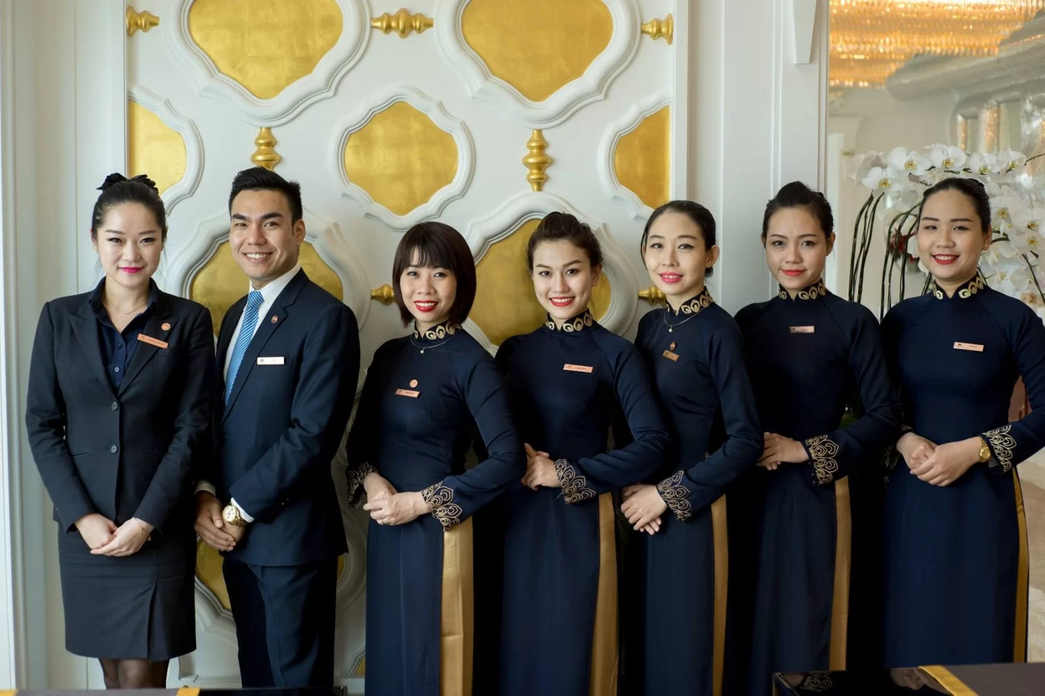 Đồng phục lễ tân khách sạn