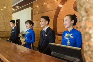 Đồng phục lễ tân nhà hàng