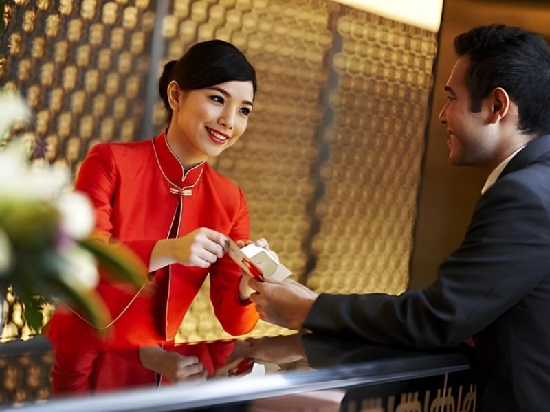 Đồng phục lễ tân nhà hàng