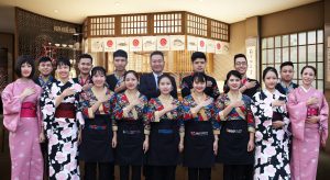 Đồng phục nhà hàng TPHCM: 15+ mẫu đẹp cho quán ăn & nhà hàng cao cấp