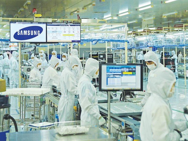 Đồng phục phòng sạch TPHCM – Tiêu chuẩn cao cho nhà máy, xưởng sản xuất