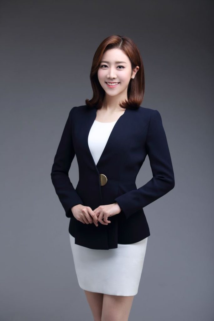 Xưởng may đồng phục công sở: Báo giá & Quy trình đặt hàng (Chi tiết 2025)