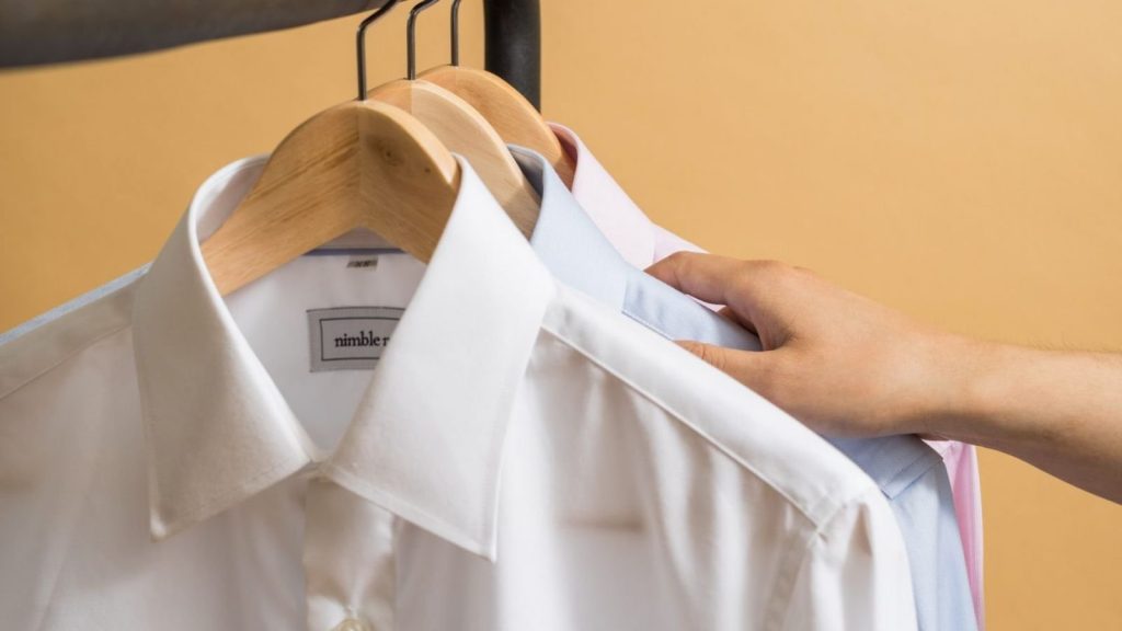 Cách bảo quản đồng phục công sở để dùng bền 2–3 năm