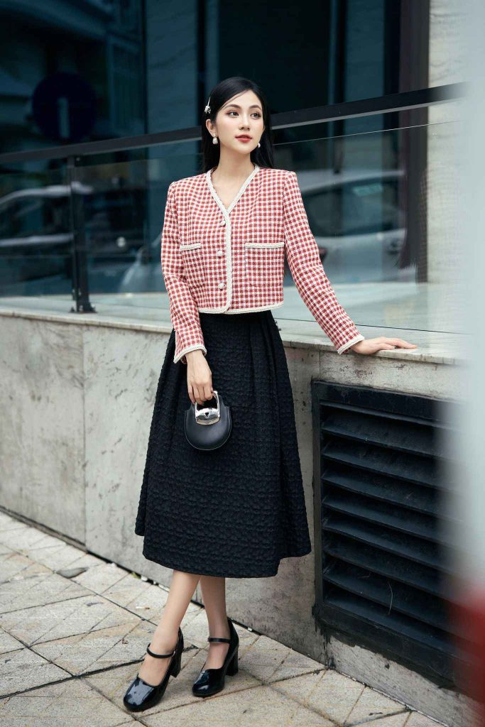 Đầm đồng phục công sở TPHCM: Gợi ý thiết kế tinh tế, lịch sự 3 Đầm đồng phục công sở TPHCM Gợi ý thiết kế tinh tế, lịch sự