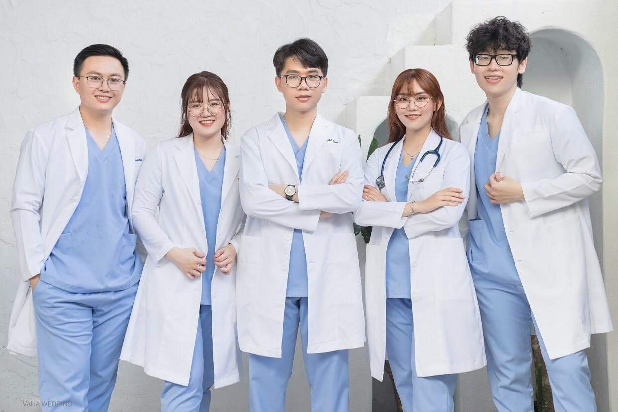 May đồng phục cho bệnh viện tư nhân và phòng khám quốc tế
