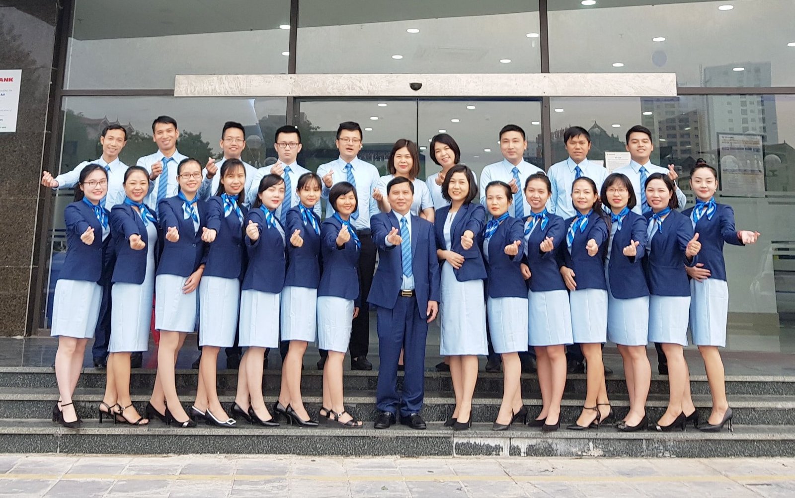 May đồng phục cho ngân hàng hội sở, chi nhánh và phòng giao dịch