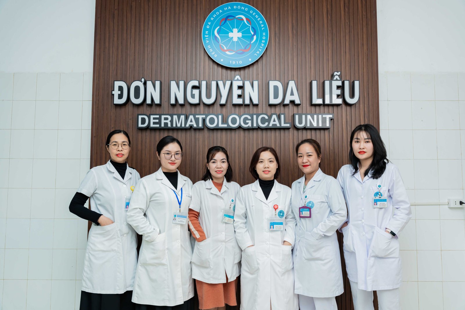 May đồng phục phòng khám đa khoa theo yêu cầu từng bộ phận