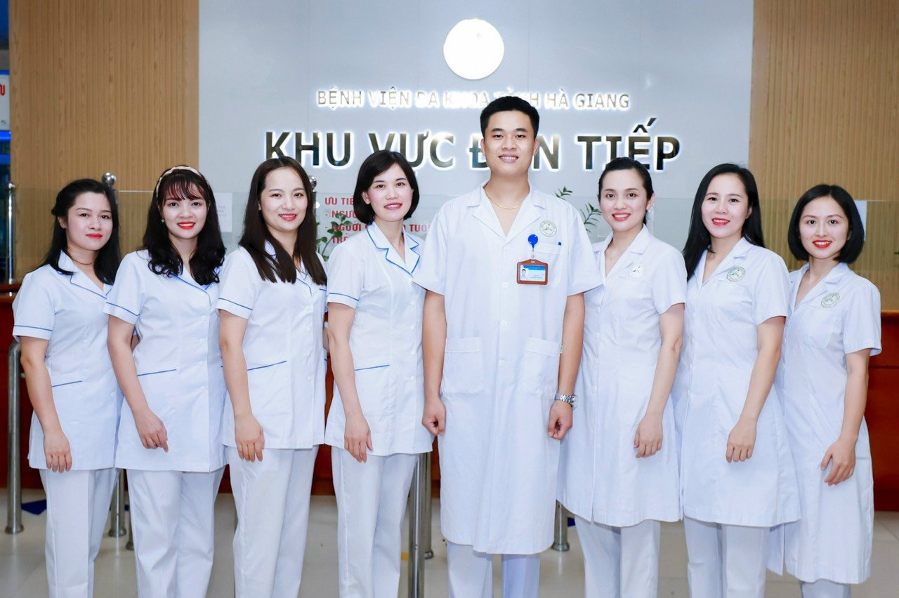 May đồng phục phòng khám đa khoa theo yêu cầu từng bộ phận