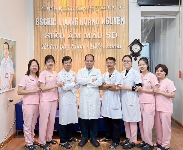 May đồng phục phòng khám phụ khoa lịch sự, kín đáo, chuyên nghiệp 1 May đồng phục phòng khám phụ khoa lịch sự, kín đáo, chuyên nghiệp