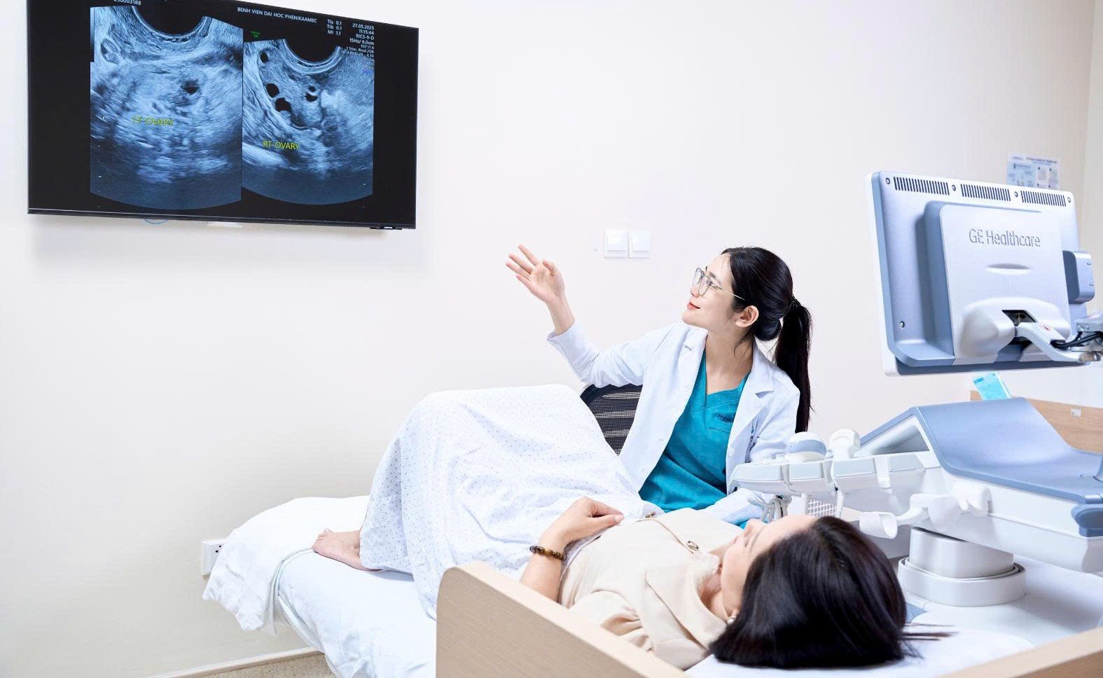 May đồng phục phòng khám phụ khoa lịch sự, kín đáo, chuyên nghiệp 3 May đồng phục phòng khám phụ khoa lịch sự, kín đáo, chuyên nghiệp