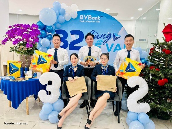 Áo sơ mi đồng phục ngân hàng - thể hiện sự chuyên nghiệp