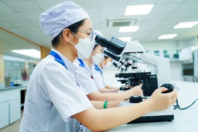 Đồng phục phòng khám đa khoa tư nhân